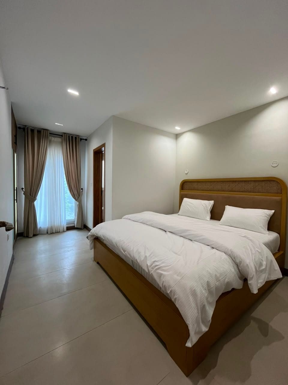 3 Bedroom Apartment gallery 8